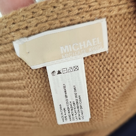 Michael Kors Camel Knit Scarf with Logo - Picture 2 of 5